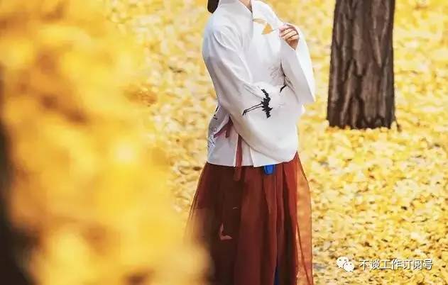 折叠汉服教程,能穿的汉服怎么折