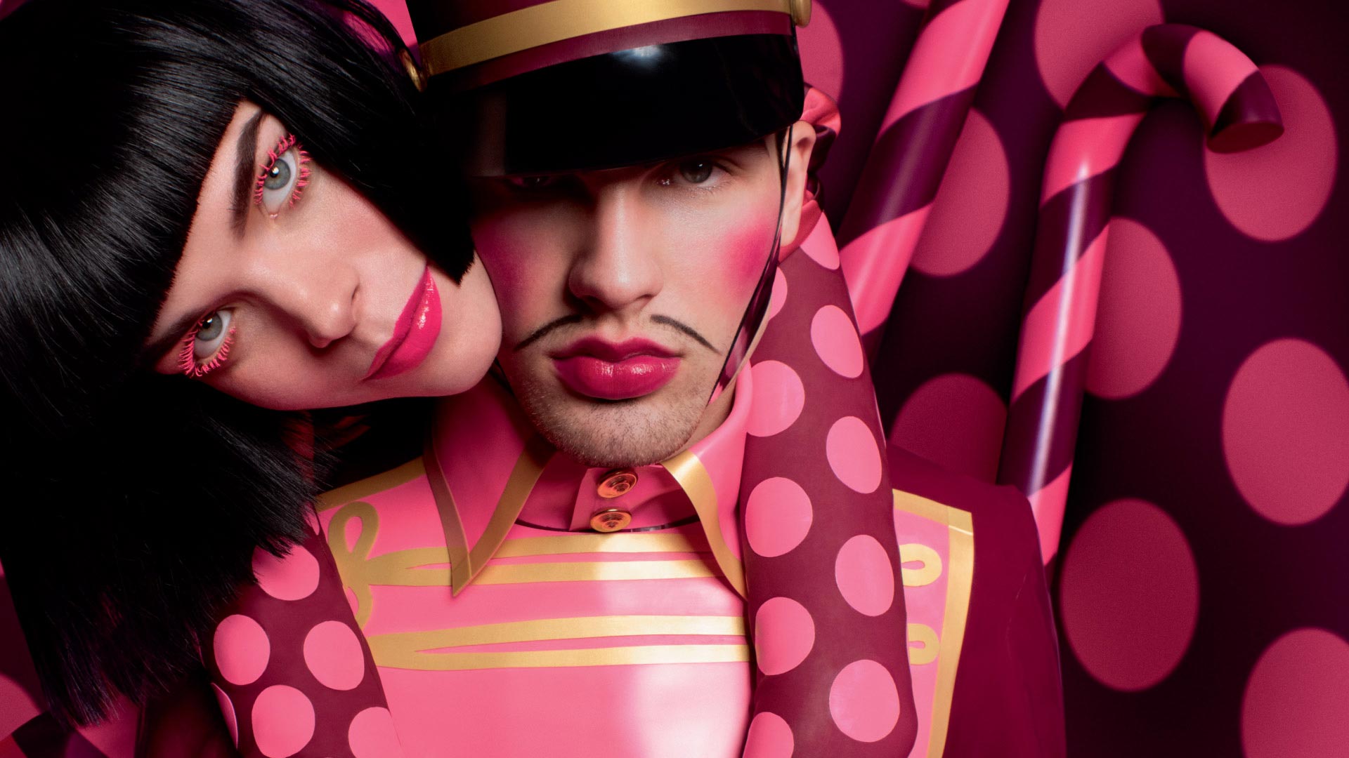 买不到YSL星辰我不哭了，因为M.A.C的圣诞彩妆太美了！