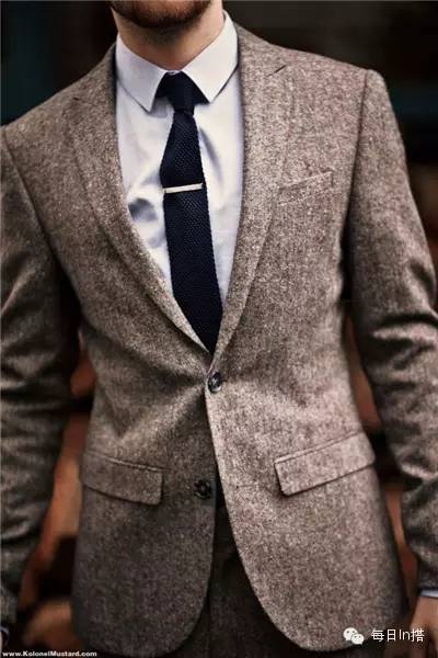 正装怎样穿不像推销员,正装怎么穿才不像卖房的