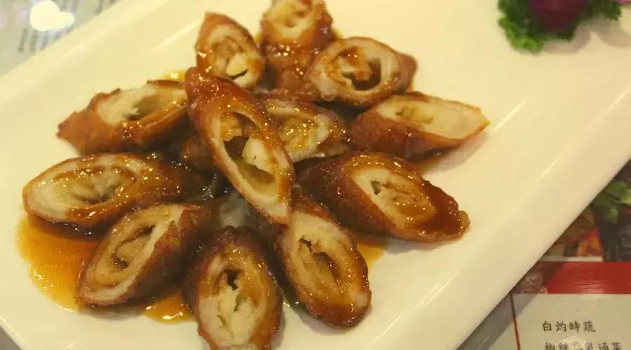 在南宁，玩转香港美食一道大盆菜就能让你吃到精髓！