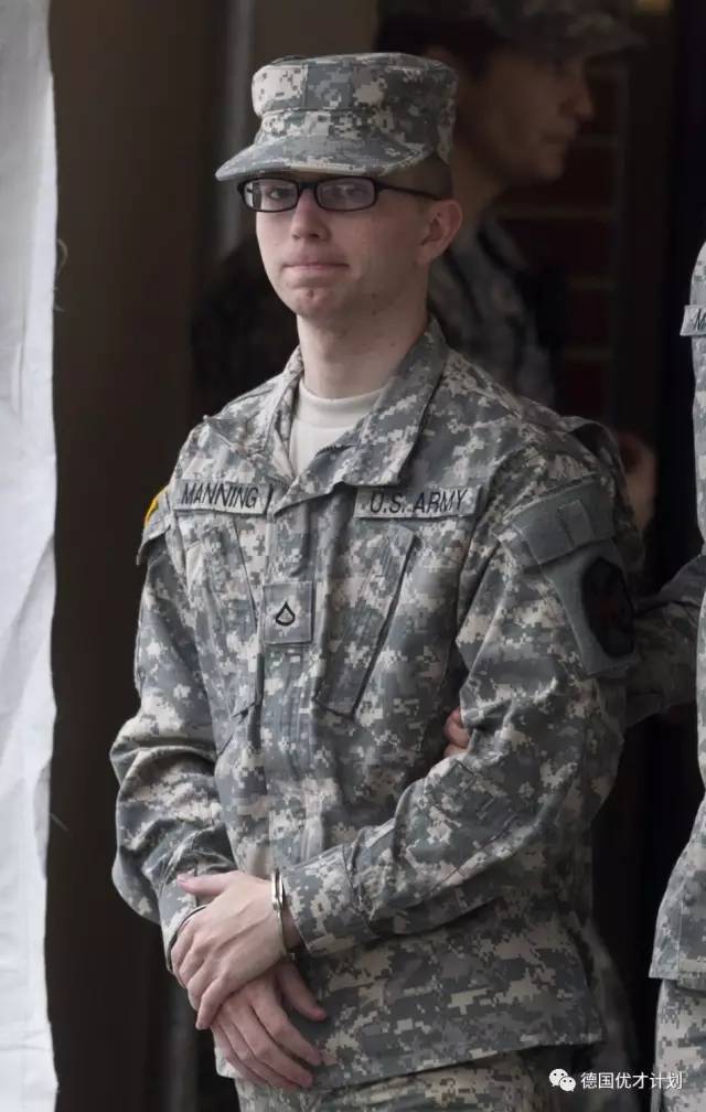 她是世界最牛变性人，*诺斯**登的前辈，奥巴马最后一刻为她发特赦令