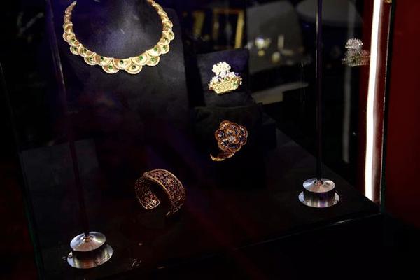 龙泽润宝珠宝,龙泽润宝直播