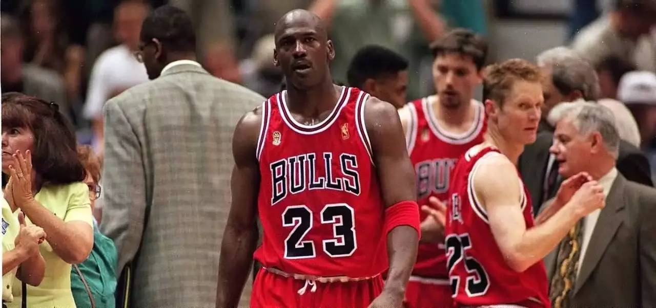 卡尔马龙VS乔丹-----最强的人神对决!