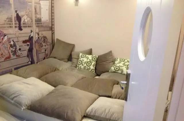 跨年哪里人少又好玩,跨年夜去酒吧好玩吗