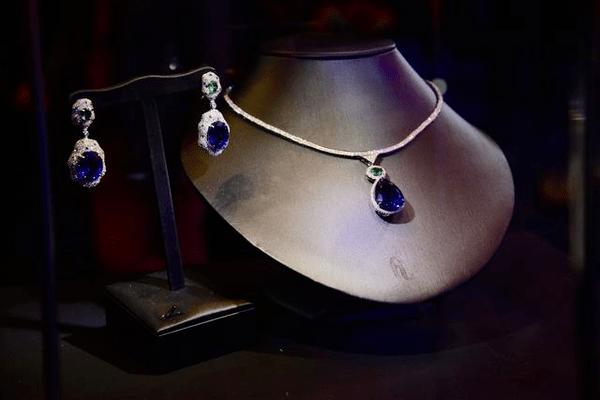 龙泽润宝珠宝,龙泽润宝直播