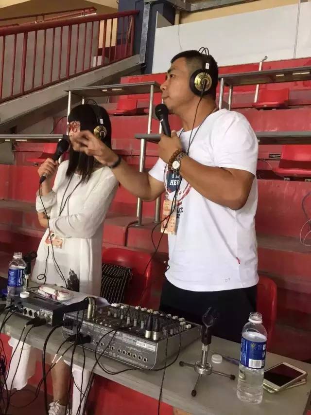 「看我这一年」听我唱一首《十年》