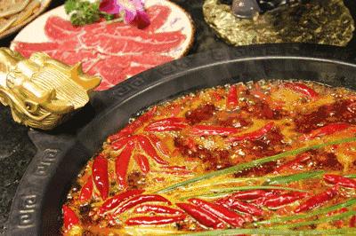 「有福利！」凤望龙门开业来，只有四人吃到最后的特辣锅，我们挑战了全素菜