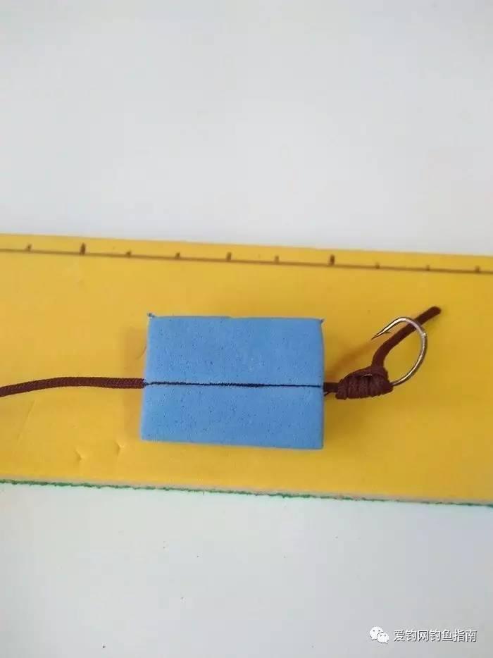 怎么利用蝴蝶夹绑鱼钩视频,用橡皮绑鱼钩教学视频