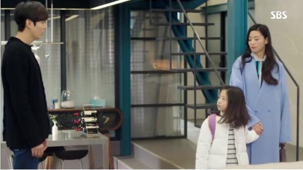 冬日穿搭女高端感大衣,丝贵纯都冬日烟花大衣