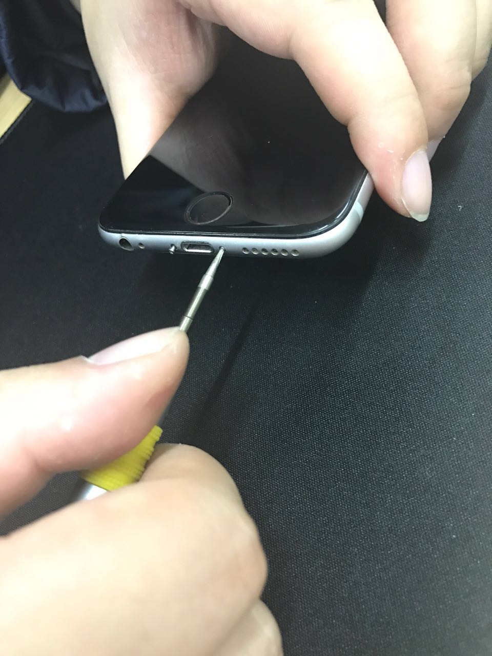 iphone6屏幕换玻璃,iphone6屏幕更换多少钱