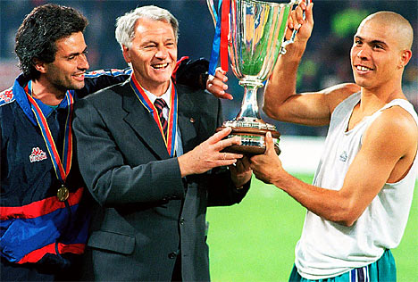 狂人穆里尼奥名场面,狂人穆尼尼奥波尔图