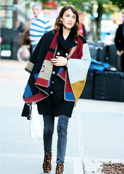 围巾穿出时髦范,时髦的围巾系法