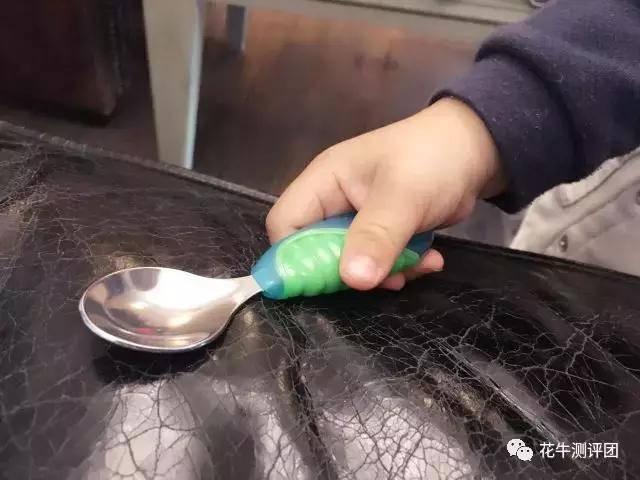 什么牌子的宝宝勺子好用,买一堆勺子