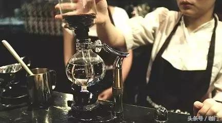 那些正在消失的咖啡师技能——10年前，上岗得会果盘雕刻