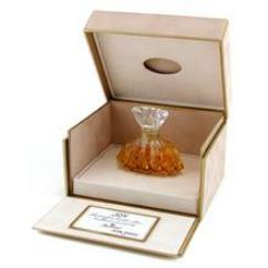 香奈儿化妆品和海蓝之谜哪个好,香奈儿在化妆品的地位