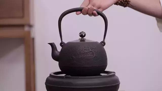 学会这几招，你也能挑选一把称心如意的铁壶