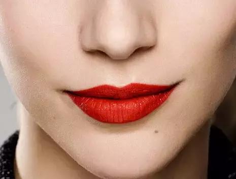 纪梵希小羊皮和香奈儿口红哪个好,香奈儿迪奥圣罗兰纪梵希唇釉测评