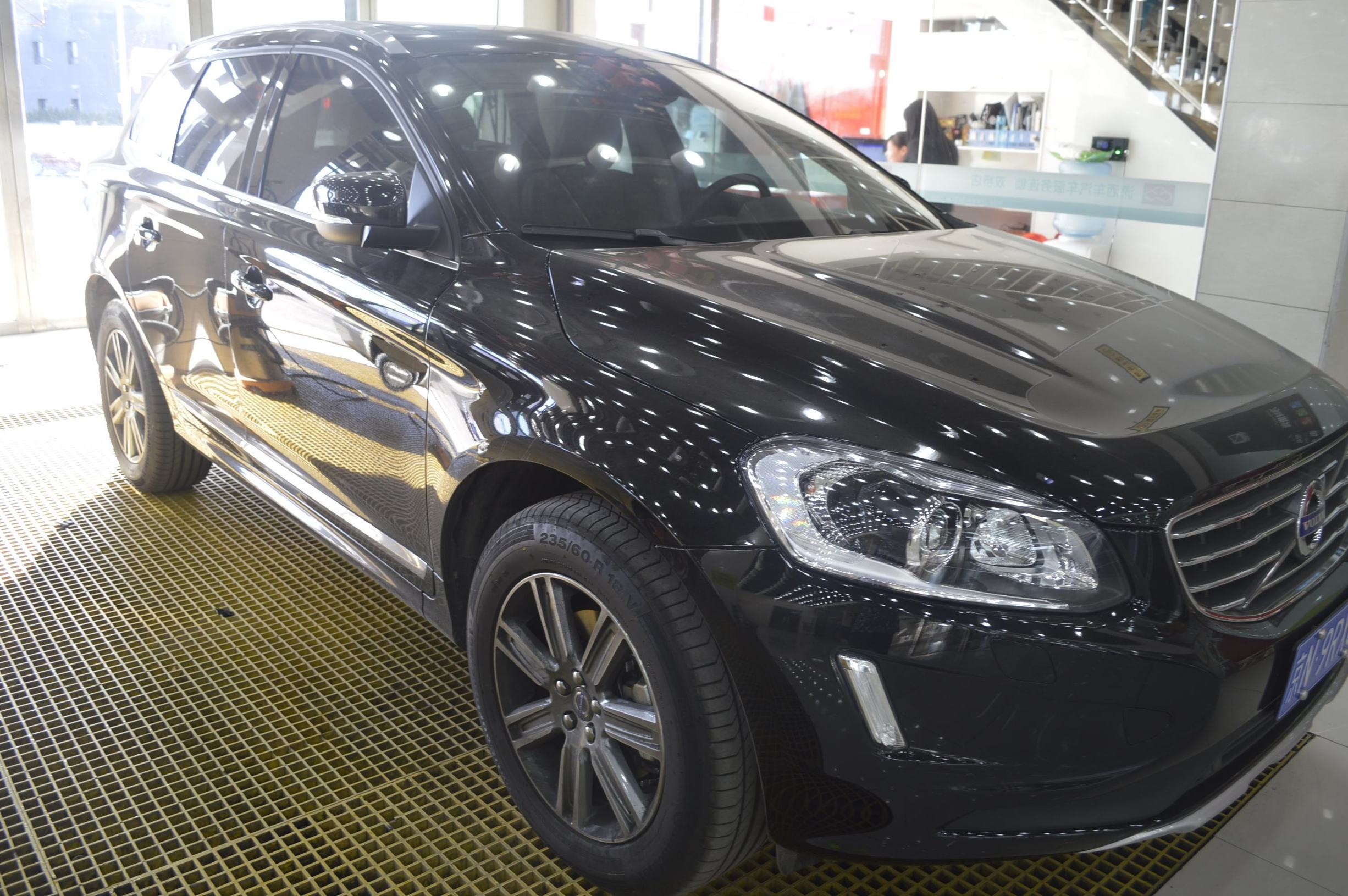 沃尔沃车衣保护原车漆,沃尔沃贴隐形车衣注意事项