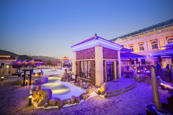 绚烂这夜的碧湖，醉了你的温暖柔情