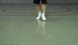 打球老是崴脚是动作不对吗,打球崴脚了怎么避免习惯性崴脚