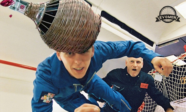 为什么球鞋擦地会有摩擦声,球鞋摩擦地面吱吱响