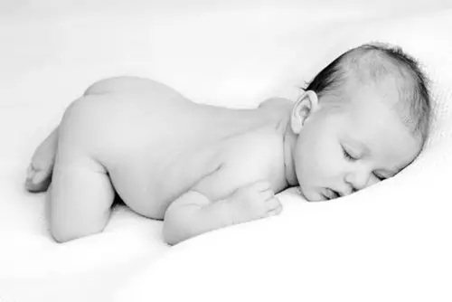 10个月怎样缓解宝宝出牙期不适,缓解宝宝出牙不适的四大神器