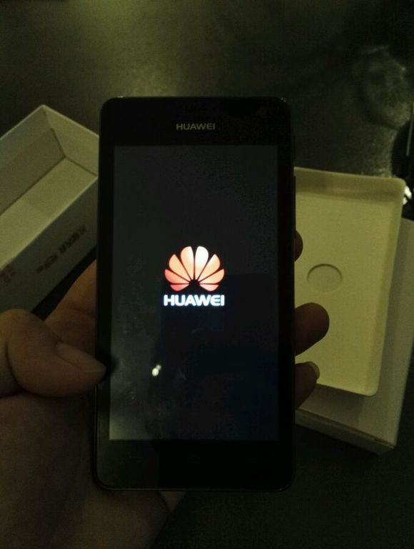 记得它么,海思处理器的首款——华为荣耀四核爱享版开箱