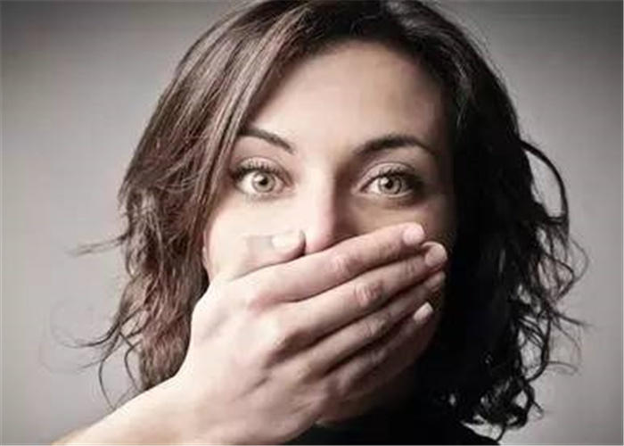 下巴疯狂起脓包痘痘怎么办,下巴狂长痘