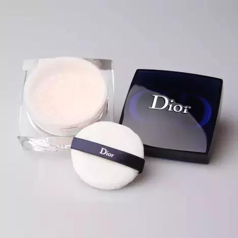 油皮冬天定妆用散粉还是粉饼好,油皮的定妆神器就是这十款散粉