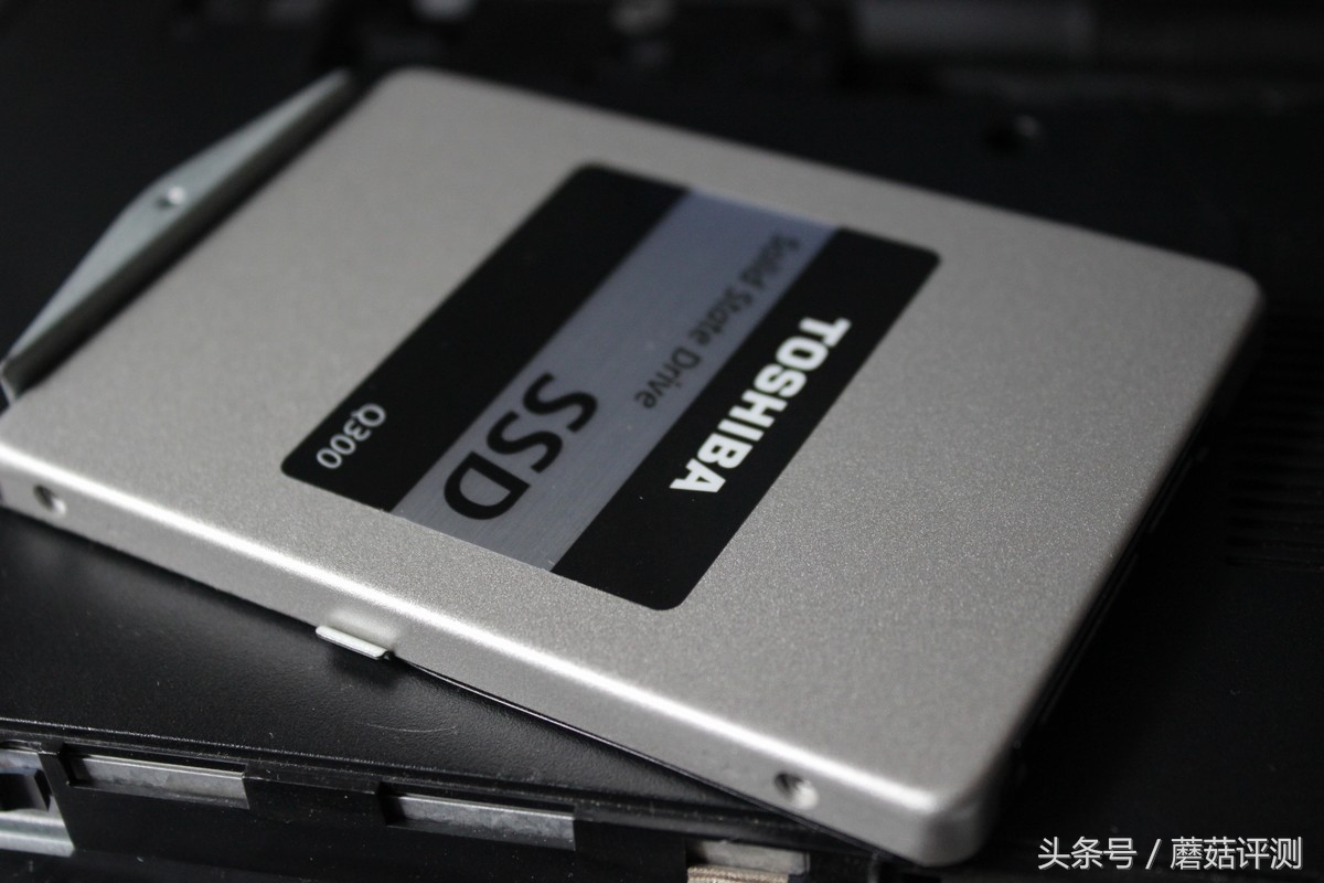 戴尔inspiron3421加装固态,戴尔笔记本inspiron143476拆机