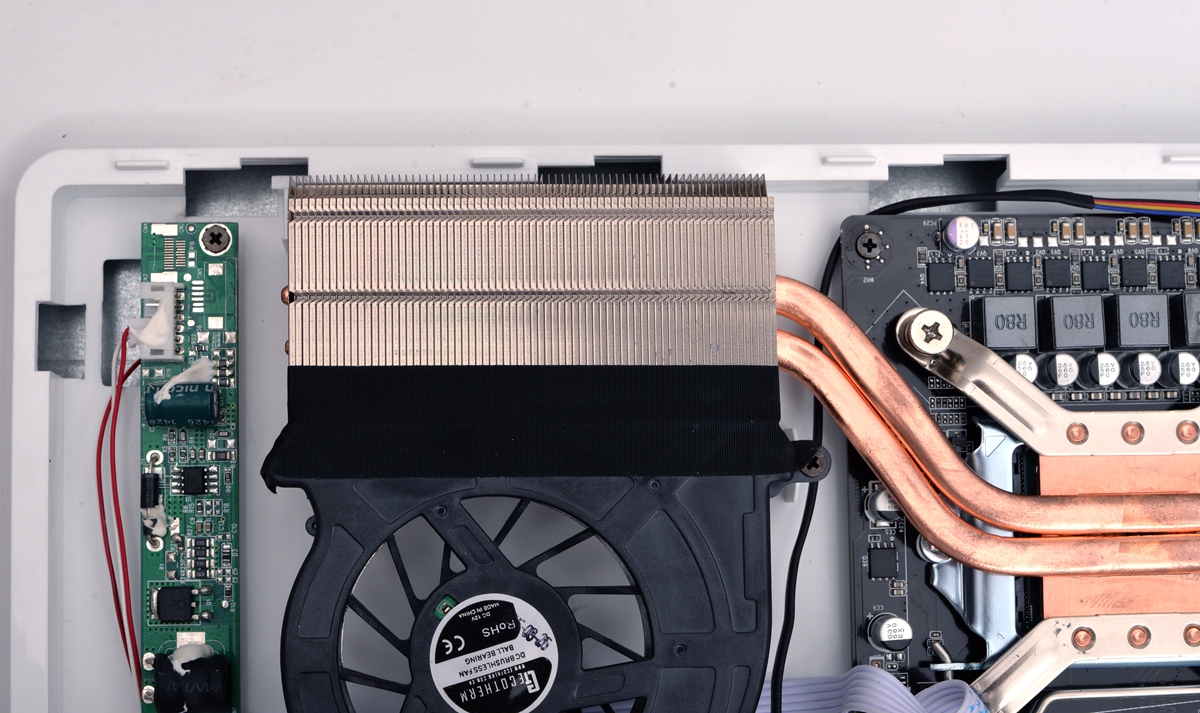 未到年二十八就扫除,晒一下我书房用的主力电脑