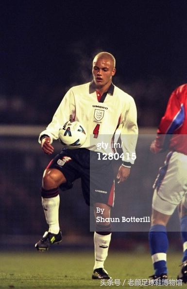 what足球,what鞋是什么牌子