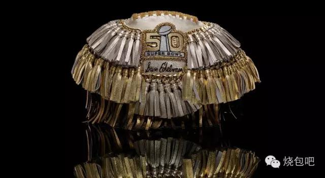 唯物|情人节倒计时,去看50个潮牌出的超级碗纪念球,独一无二
