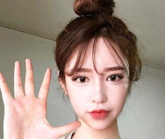 韩式蓬松丸子头扎法学生头发少,韩式盘发器懒人蓬松丸子头