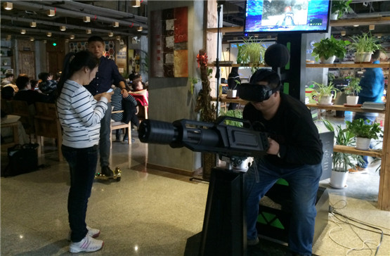 人工智能机器人,日本人最新研发的机器人