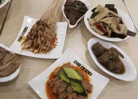 郑州潮人评出的十大美味！全在这个潮流聚集地，据说每天吃都不腻