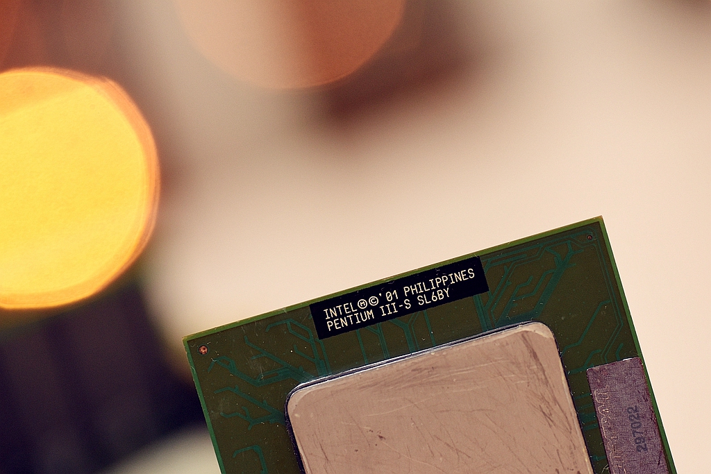 intel90年代,intel是电脑老牌子吗