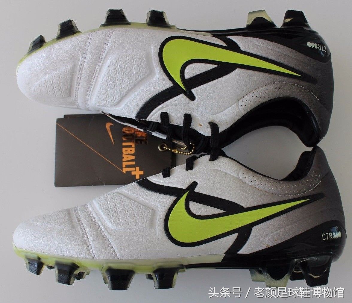 足球鞋阿迪和耐克谁更强,足球鞋耐克暗杀系列