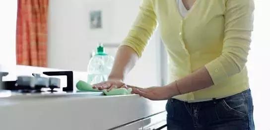 这是一篇清洁瓷砖的文章，不看你会很难过