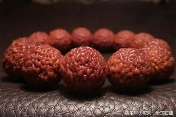 最不值得收藏的手串,六种被吹上天却没用的东西