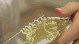 外卖里面有尿气味,外卖里吃出一股馊味咋办