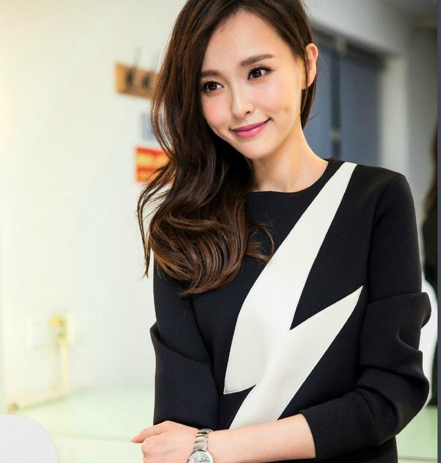 百变天后，无懈可击的唐嫣