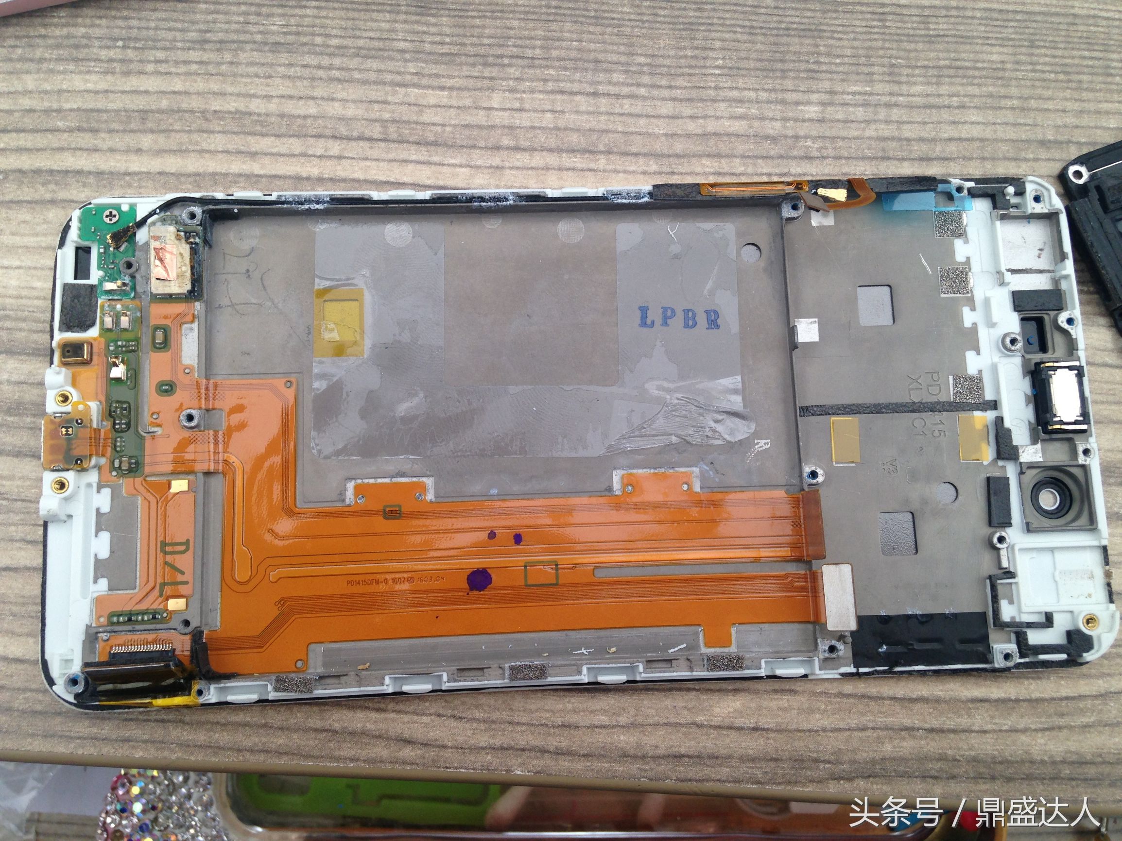 如何拆手机后盖vivox6a,拆vivox6d手机壳