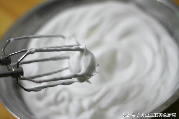 自己制作生日蛋糕最简单的方法,简单的自制生日蛋糕的做法