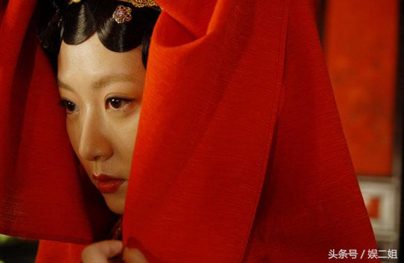 大学校花，选秀走红，被誉京城四美之一，嫁无名男人，却特幸福！