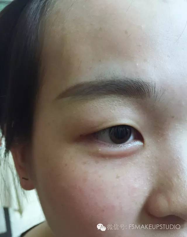 单眼皮双眼皮一单一双,单眼皮调整眼型的方法