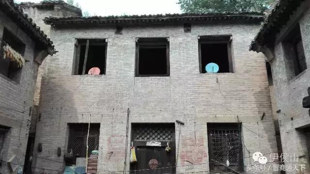 钟灵秀图片,钟灵秀一字马