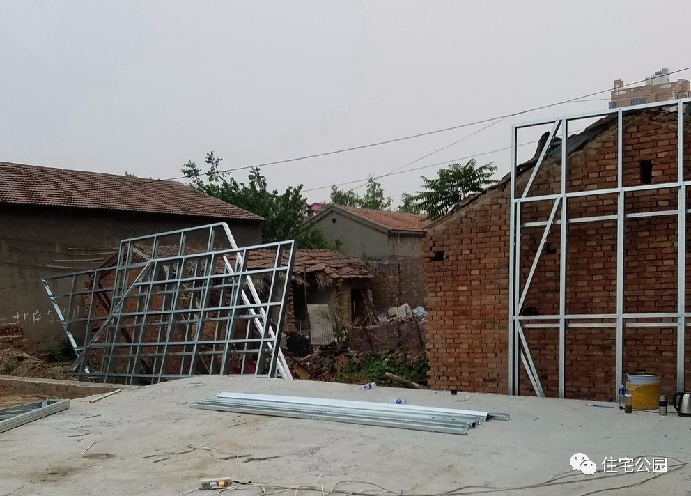 他花25万城郊盖栋轻钢房为何却羡煞了100万城市买楼的发小？