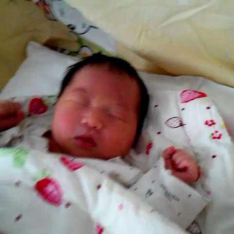 月子期间恶露怎么断断续续的,月子恶露断断续续的怎么回事