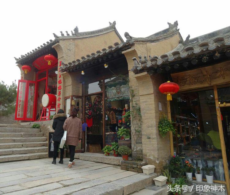 陕北俊俏女子勇闯袁家村大嘴吃四方